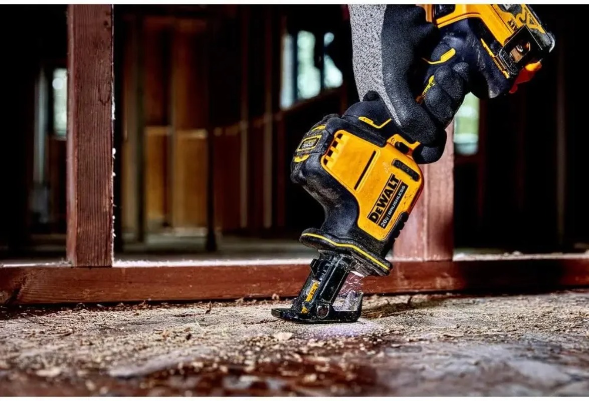 DEWALT DCS369 20V MAX* Recipro - Metal Saw Reciprocating review and price